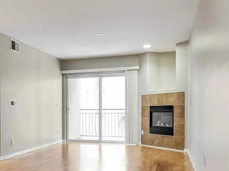 821 Wilcox — Photo 6