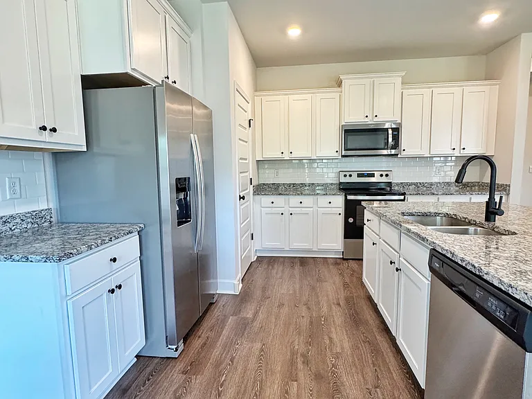 3017 Dowington Dr — Photo 21