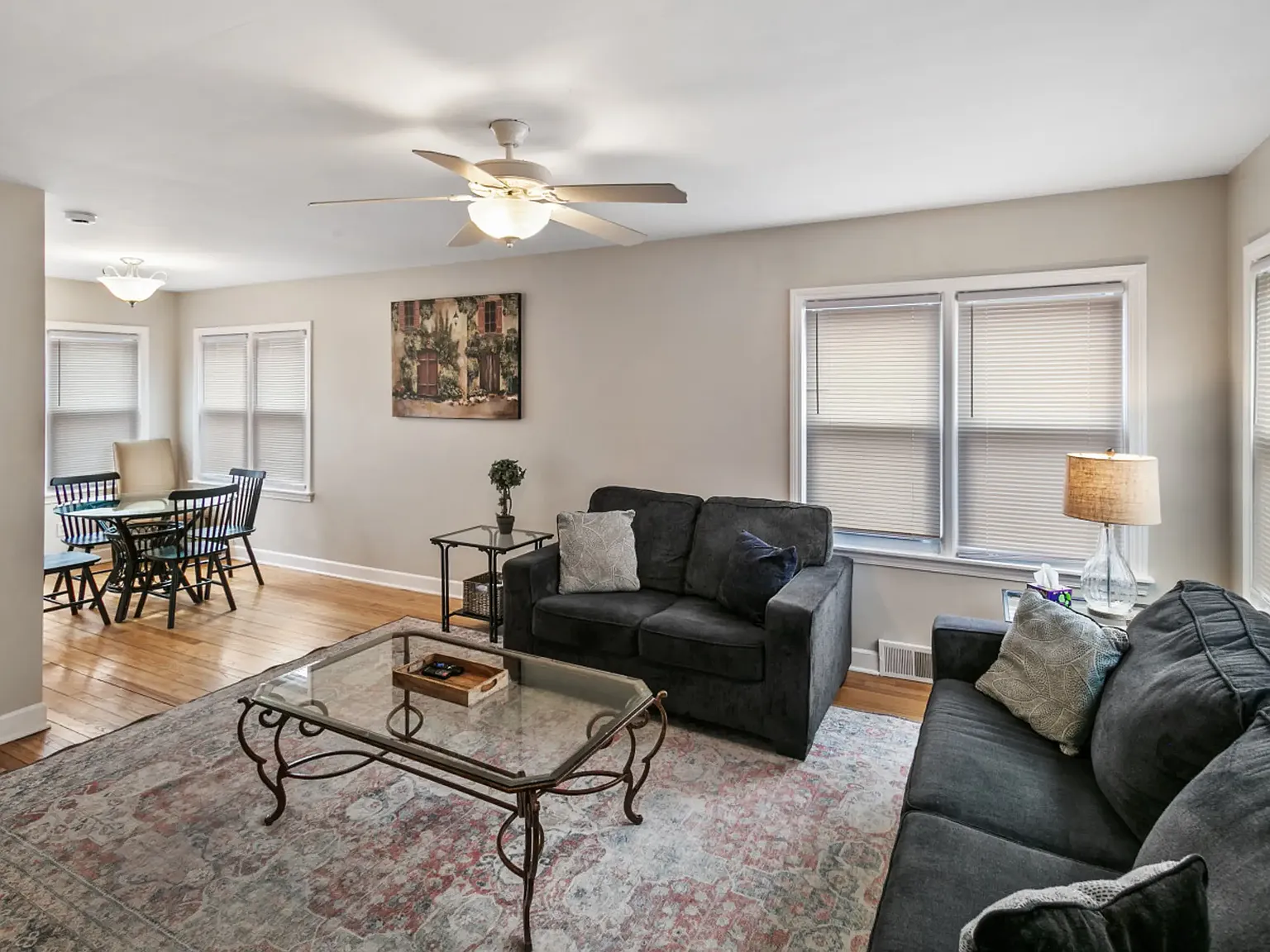 3 bed, 1000 sqft, $3,200 — Photo 4