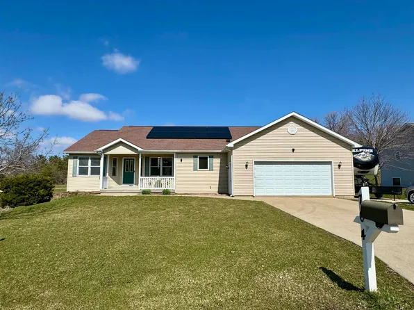 704 Prairie Hills Dr, Dodgeville, WI 53533