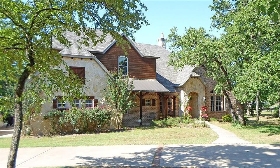 1st image of 1 Hickory Crossing Ln