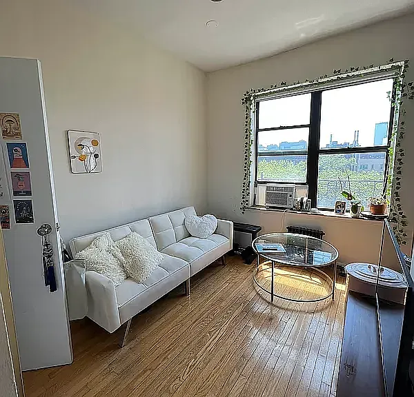 619 E 5th St #29 — Photo 1