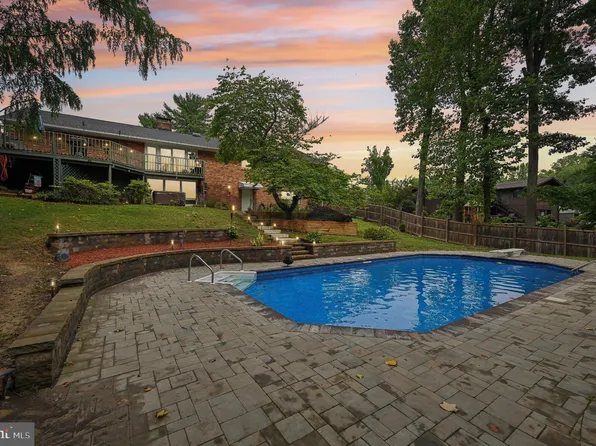 527 Higgins Dr, Odenton, MD 21113