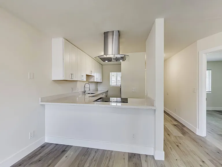 Laurel Haus — Photo 33