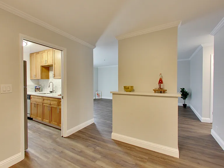 378 Van Buren - Renovated 2bed and 1bed units - Beautiful Building! — Photo 10