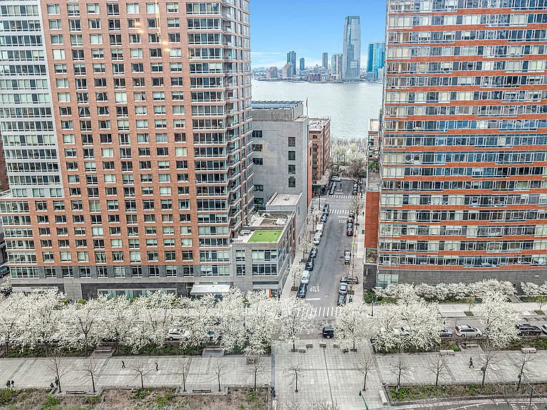20 West St #18B — Photo 29