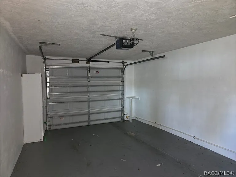 98 S Adams St — Photo 13