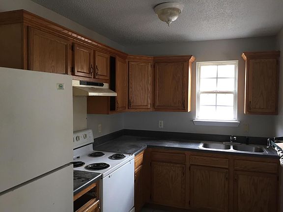 2nd image of 1650 S Greenwood Ave