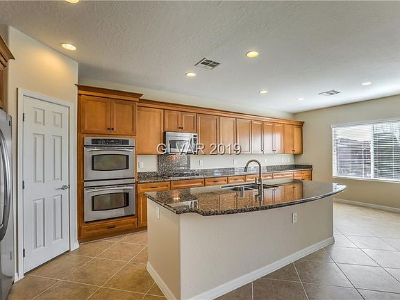 3rd image of 7125 Royal Melbourne Dr