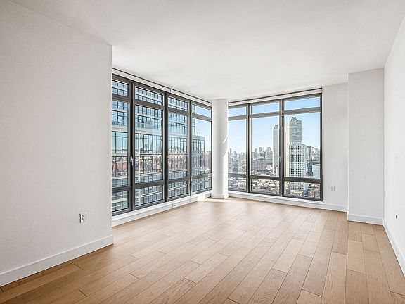 2nd image of 2 Northside Piers APT 26L