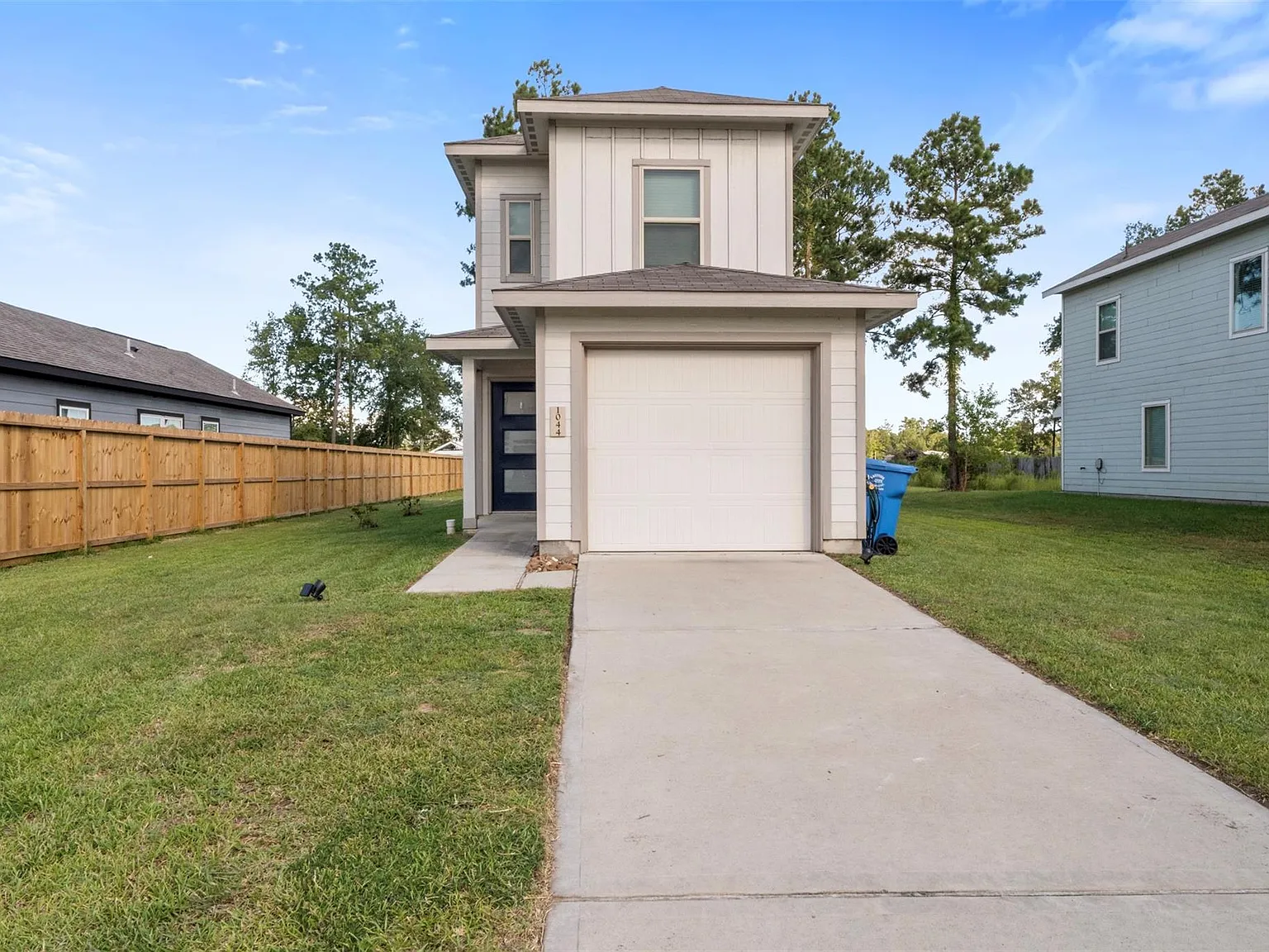 2 bed, 2.5 bath, 1013 sqft, $1,675 — Photo 4
