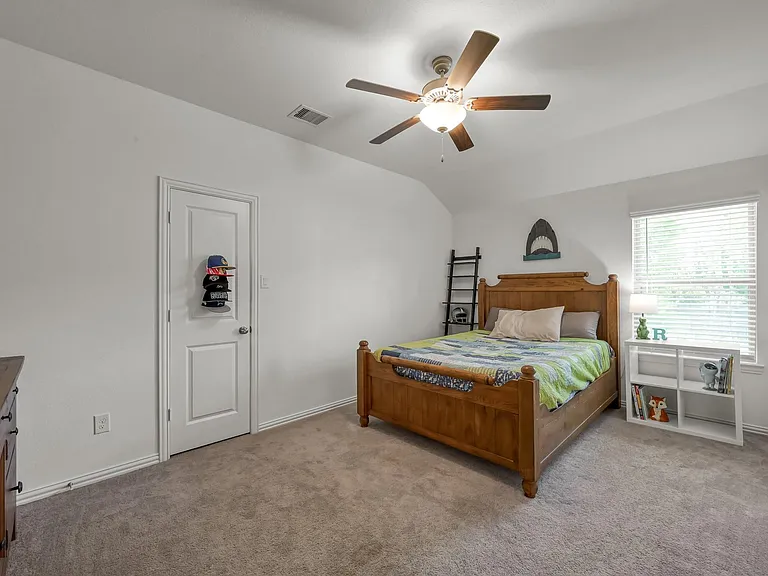 508 Loft Ct — Photo 31