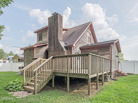 4th image of 1836 Century Drive