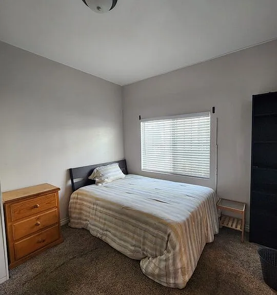 3582 S Budlong Ave — Photo 11