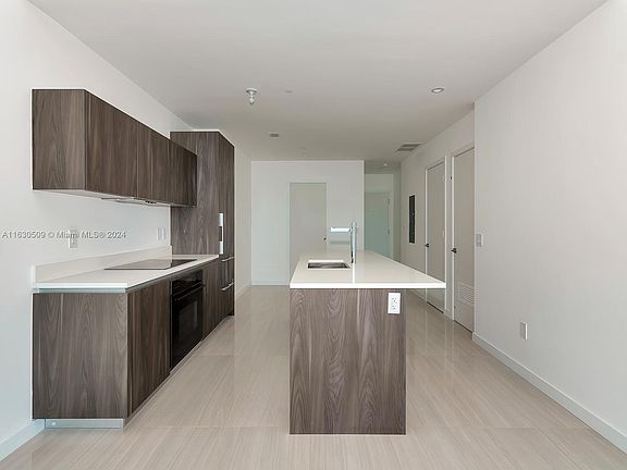 5th image of 480 NE 31st St Unit 2203