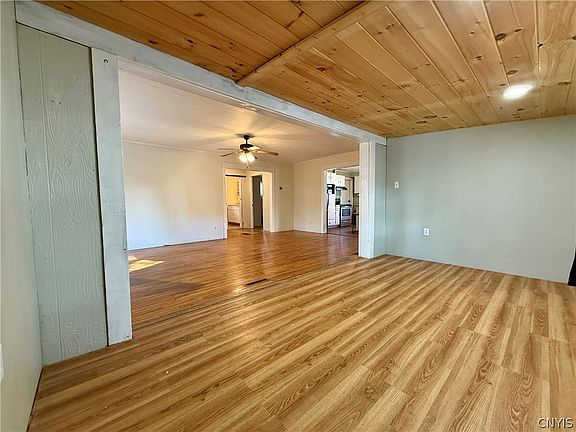 5th image of 35 Rowley St