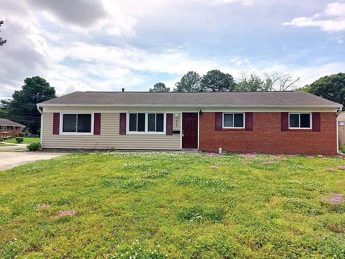 329 Bernice Pl — Photo 2
