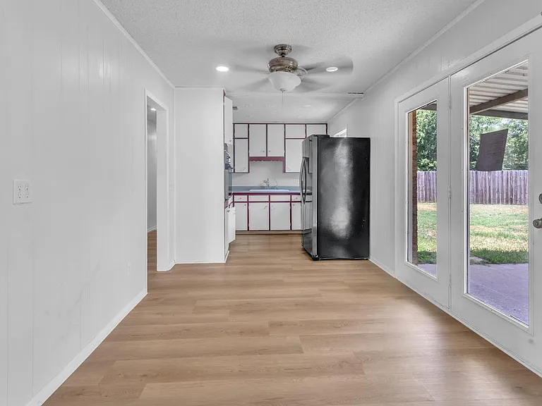 200 Linden St — Photo 8