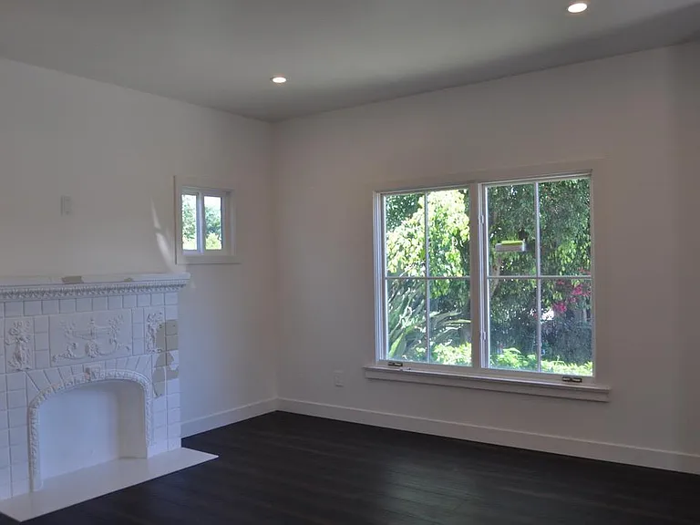 3701 S Saint Andrews Pl #1 — Photo 12