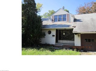 890 Woodview Rd, Cleveland Heights, OH 44121