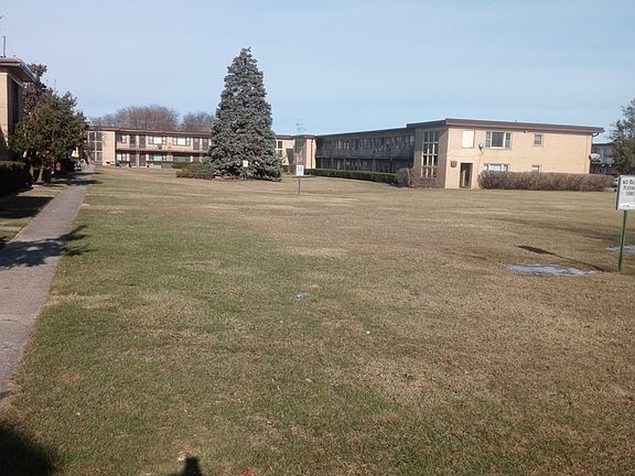 4th image of 28 King Arthur Ct APT 6