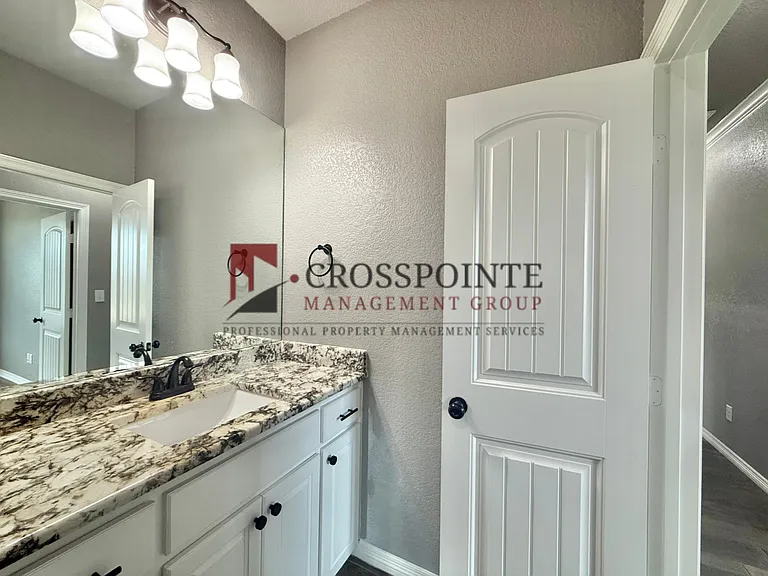 332 Kingdom Blvd — Photo 17