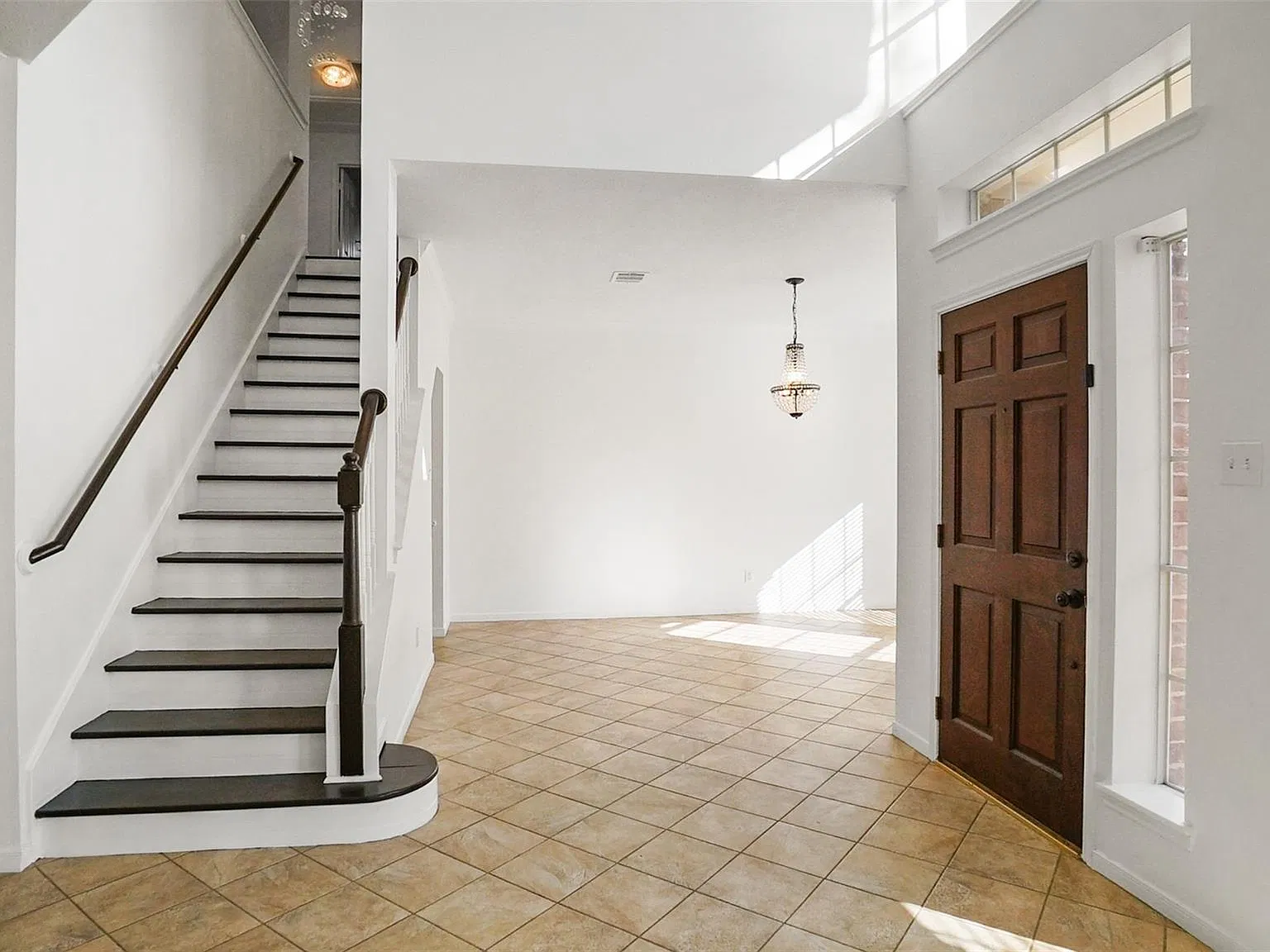 5 bed, 3.0 bath, 3348 sqft, $2,800 — Photo 3