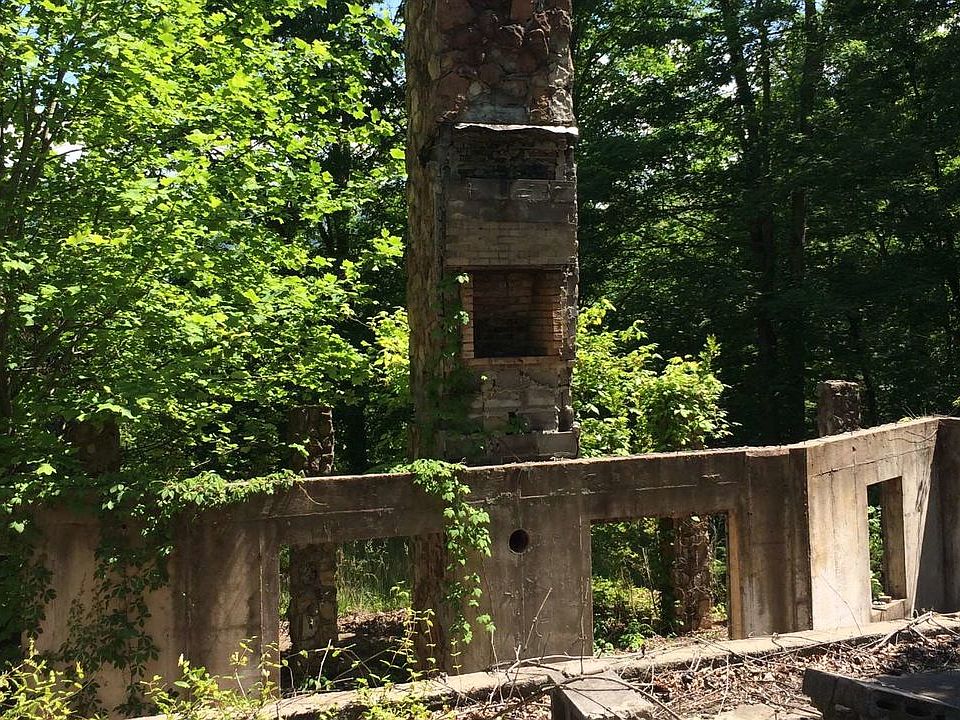 2nd image of 6411 W Laurel Ln