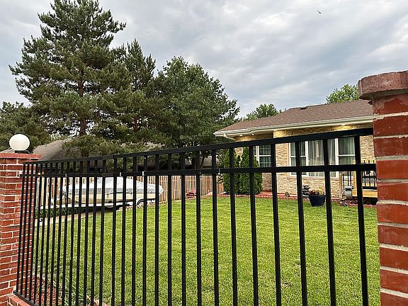 3rd image of 6401 South St