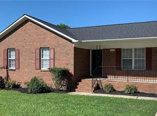 512 Abington Dr, Greensboro, NC 27401