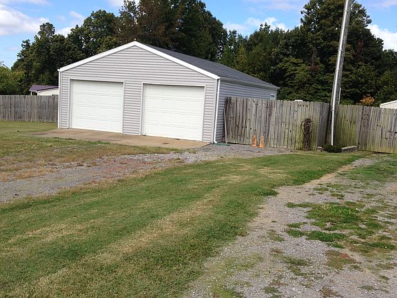 2-Car Detached Garage