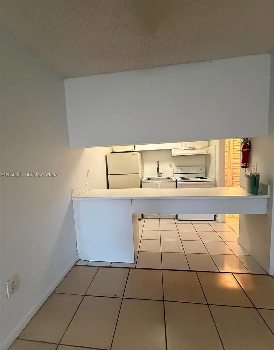 New World Condo Apts Iii — Photo 4