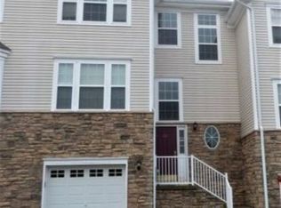 13 Black Bear Ct, Hamburg, NJ 07419