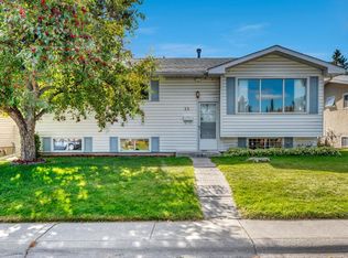 23 N Brazeau Cres SW, Calgary, AB T2W 0Z2