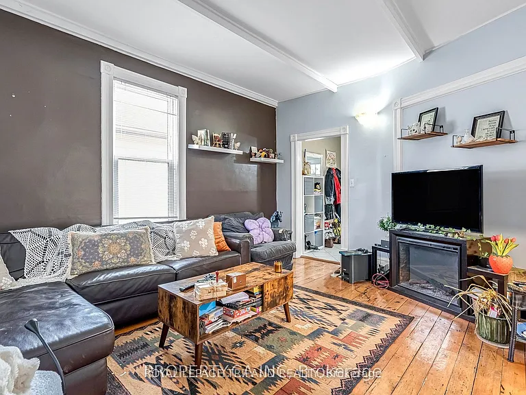 23 Saunby St #A — Photo 4