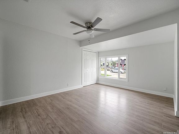 3rd image of 728 Pennystone Ave