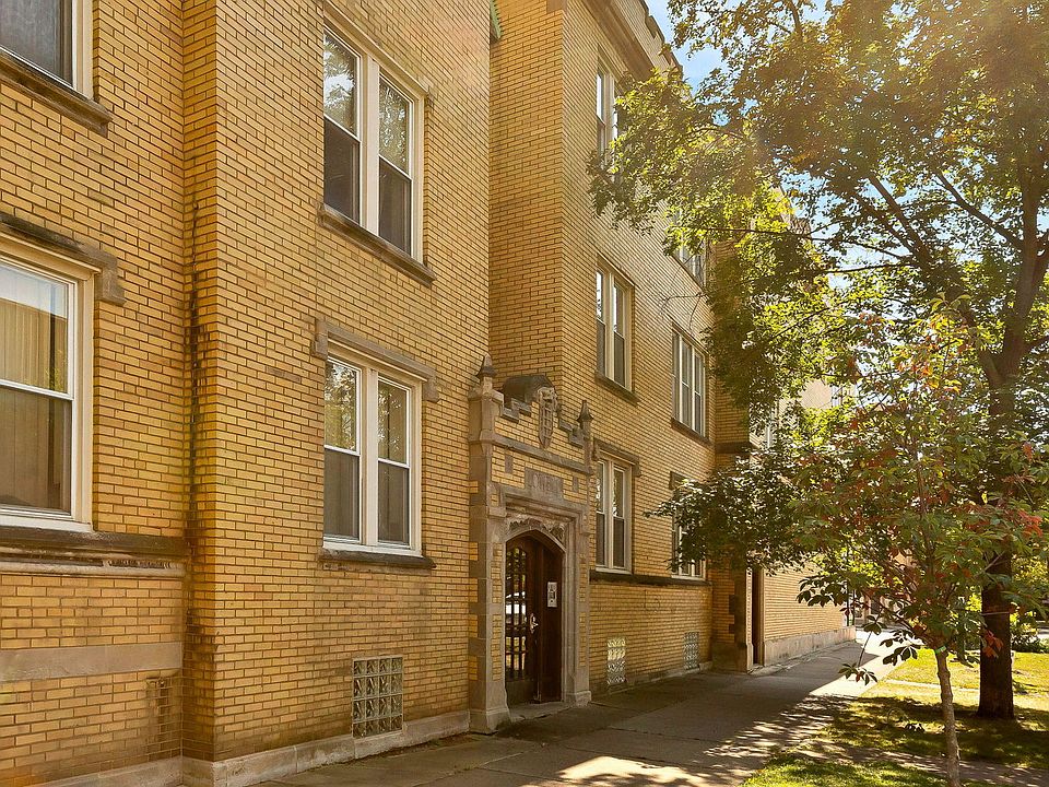 1st image of 4665 N Lowell Ave #3