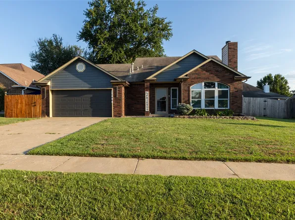 1146 E 137th St, Glenpool, OK 74033