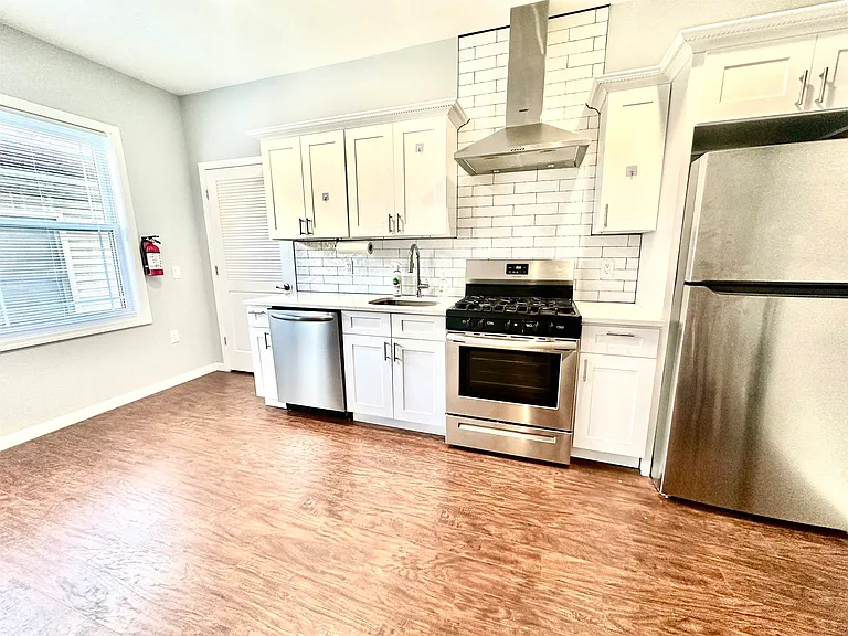 40 Vroom St #3B — Photo 4
