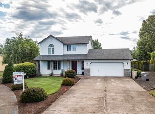 141 SW Applegate Trail Dr, Dallas, OR 97338