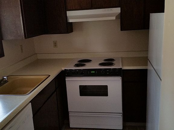 4th image of 111 College Hill St #12