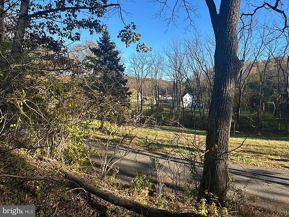 3rd image of 4 Heidel Rd