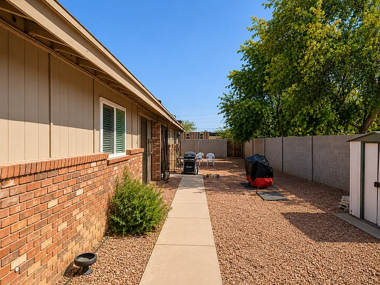Beautiful Beck Ln Fourplex — Photo 43