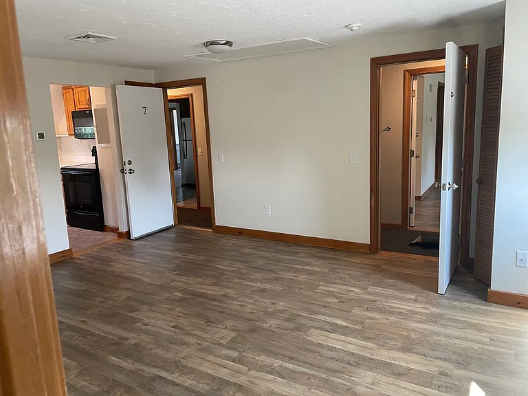 574-576 State Rd #5A — Photo 3