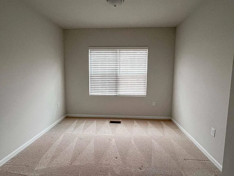6027 Beale Loop — Photo 12