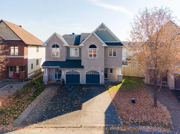229 Garrity Cres, Ottawa, ON K2J 3T7