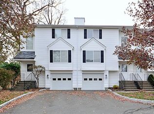 10 South St UNIT 32, Danbury, CT 06810