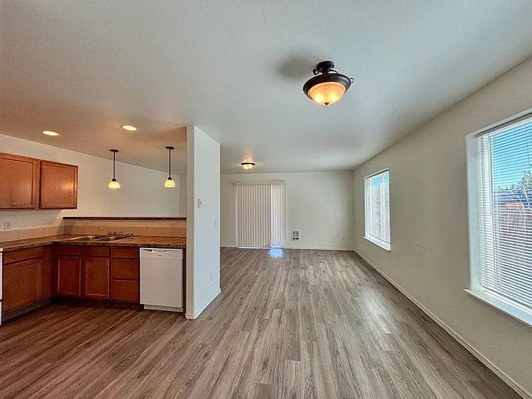 1245 & 1247 SW 27th St — Photo 2