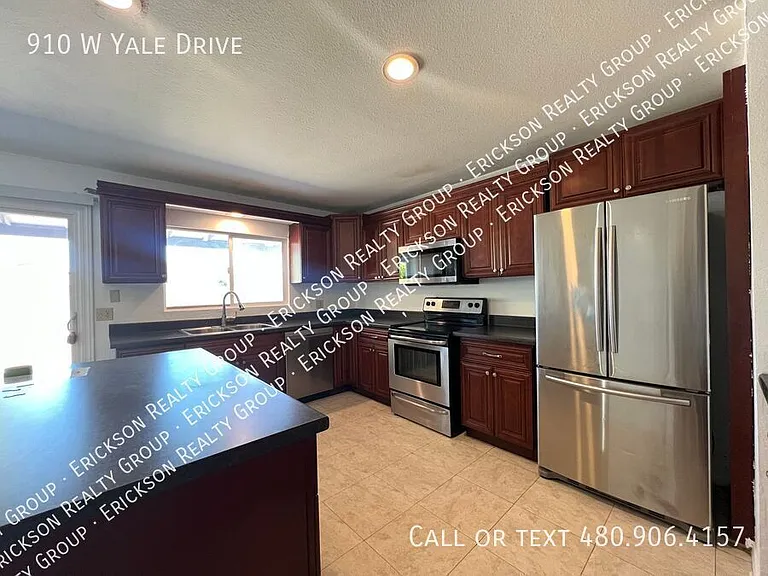 910 W Yale Dr — Photo 7