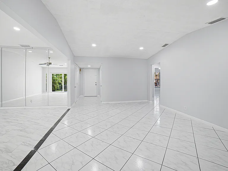 5284 Breadfruit Cir — Photo 7